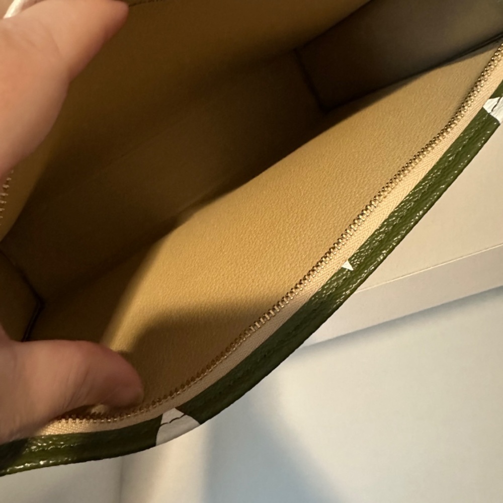 LOUIS VUITTON Monogram Giant Toiletry Pouch 26 Kaki - Picture 7 of 8